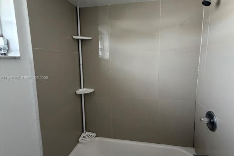 Снять в аренду кондоминиум в Халландейл-Бич, Флорида 2 спальни, 92.9м2, № 2004903 - фото 12