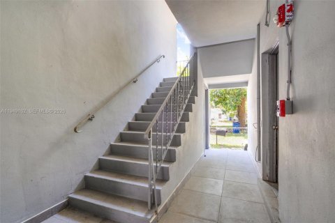 Снять в аренду кондоминиум в Халландейл-Бич, Флорида 2 спальни, 92.9м2, № 2004903 - фото 4