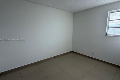 Снять в аренду кондоминиум в Халландейл-Бич, Флорида 2 спальни, 92.9м2, № 2004903 - фото 11