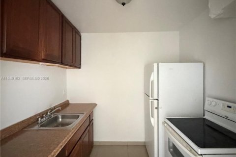 Снять в аренду кондоминиум в Халландейл-Бич, Флорида 2 спальни, 92.9м2, № 2004903 - фото 8