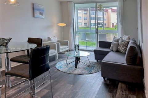 Condominio en venta en Sunrise, Florida, 1 dormitorio, 59.46 m2 № 2054886 - foto 2