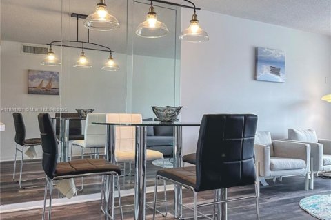 Condominio en venta en Sunrise, Florida, 1 dormitorio, 59.46 m2 № 2054886 - foto 4