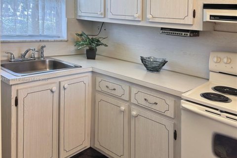 Condominio en venta en Sunrise, Florida, 1 dormitorio, 59.46 m2 № 2054886 - foto 11