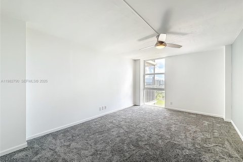 Condominio en venta en Aventura, Florida, 2 dormitorios, 107.49 m2 № 2080431 - foto 19