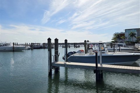 House in Key Largo, Florida 3 bedrooms, 153.29 sq.m. № 2068483 - photo 12