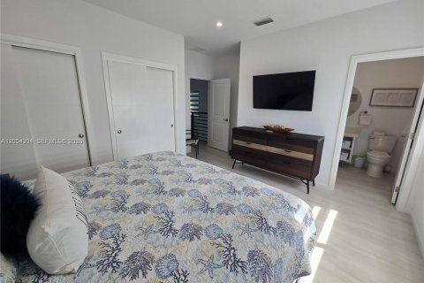 House in Key Largo, Florida 3 bedrooms, 153.29 sq.m. № 2068483 - photo 8