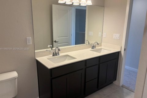 Снять в аренду таунхаус в Флорида-Сити, Флорида 3 спальни, 132.39м2, № 2005748 - фото 6
