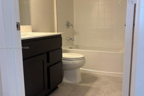 Снять в аренду таунхаус в Флорида-Сити, Флорида 3 спальни, 132.39м2, № 2005748 - фото 3