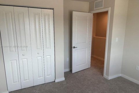 Снять в аренду таунхаус в Флорида-Сити, Флорида 3 спальни, 132.39м2, № 2005748 - фото 8