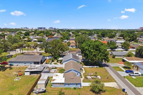 House in Tampa, Florida 4 bedrooms, 188.87 sq.m. № 2209436 - photo 15