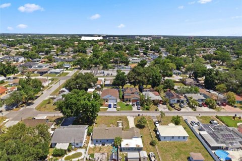 House in Tampa, Florida 4 bedrooms, 188.87 sq.m. № 2209436 - photo 22