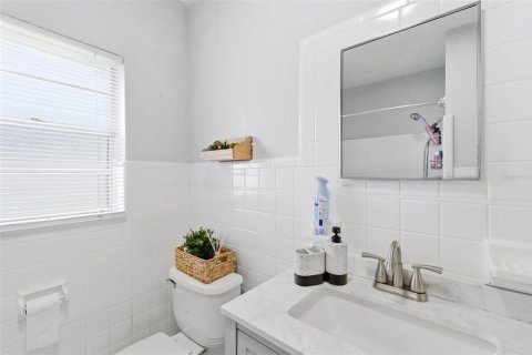 House in Tampa, Florida 4 bedrooms, 188.87 sq.m. № 2209436 - photo 7