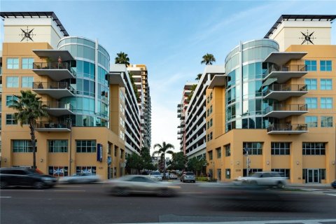 Condominio en venta en Tampa, Florida, 2 dormitorios, 128.11 m2 № 1874019 - foto 1