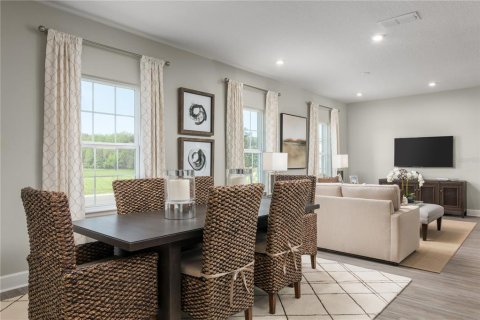 House in Apopka, Florida 3 bedrooms, 198.63 sq.m. № 1842049 - photo 4