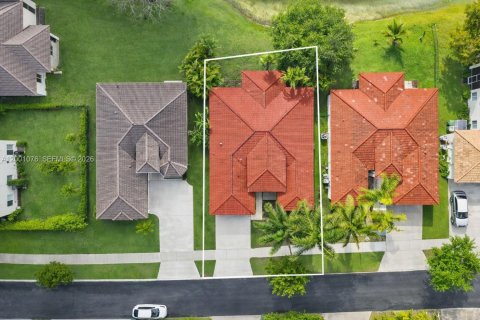 House in Homestead, Florida 4 bedrooms, 191.38 sq.m. № 2066898 - photo 3