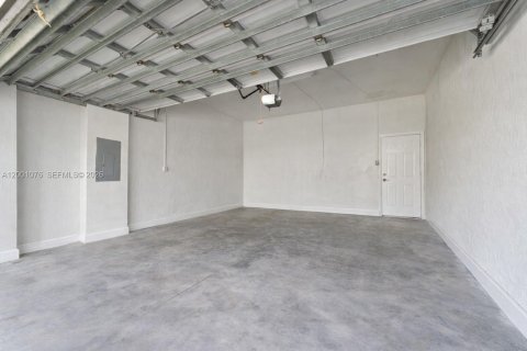 House in Homestead, Florida 4 bedrooms, 191.38 sq.m. № 2066898 - photo 20