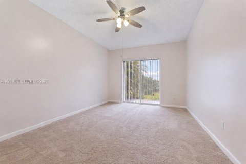 House in Homestead, Florida 4 bedrooms, 191.38 sq.m. № 2066898 - photo 11