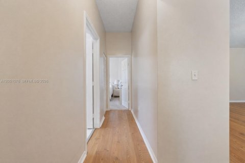 House in Homestead, Florida 4 bedrooms, 191.38 sq.m. № 2066898 - photo 14