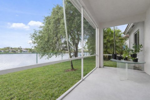 House in Homestead, Florida 4 bedrooms, 191.38 sq.m. № 2066898 - photo 22