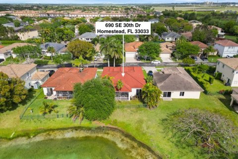 House in Homestead, Florida 4 bedrooms, 191.38 sq.m. № 2066898 - photo 4