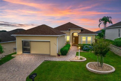 Casa en Summerfield, Florida 3 dormitorios, 178.84 m2 № 2379835