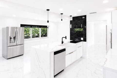 House in Boynton Beach, Florida 2 bedrooms, 132.66 sq.m. № 2154327 - photo 17