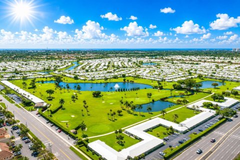 House in Boynton Beach, Florida 2 bedrooms, 132.66 sq.m. № 2154327 - photo 26