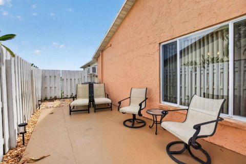 Villa ou maison à vendre à Boynton Beach, Floride: 2 chambres, 121.7 m2 № 2429819 - photo 10