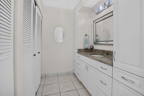 Villa ou maison à vendre à Boynton Beach, Floride: 2 chambres, 121.7 m2 № 2429819 - photo 27