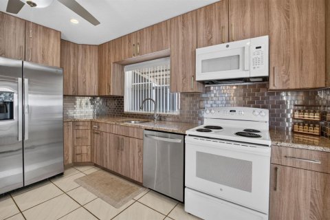 Villa ou maison à vendre à Boynton Beach, Floride: 2 chambres, 121.7 m2 № 2429819 - photo 5