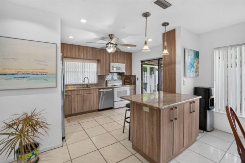 Villa ou maison à vendre à Boynton Beach, Floride: 2 chambres, 121.7 m2 № 2429819 - photo 8