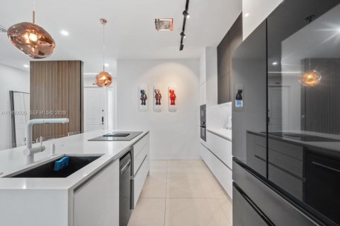 Townhouse in Fort Lauderdale, Florida 3 bedrooms, 176.51 sq.m. № 2005636 - photo 4