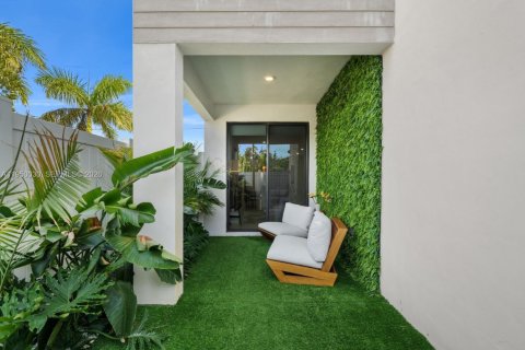 Townhouse in Fort Lauderdale, Florida 3 bedrooms, 176.51 sq.m. № 2005636 - photo 16