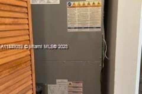 Condo in Plantation, Florida, 3 bedrooms  № 1840784 - photo 25