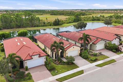 Villa ou maison à vendre à Venice, Floride: 2 chambres, 178.47 m2 № 2398500 - photo 2