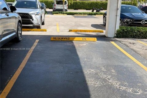 Снять в аренду кондоминиум в Норт-Майами, Флорида 1 спальня, 74.88м2, № 1973238 - фото 4