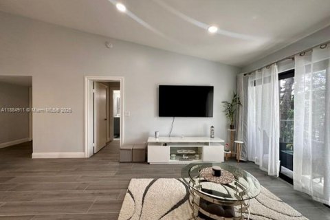 Condo in Coral Springs, Florida, 2 bedrooms  № 1930393 - photo 5