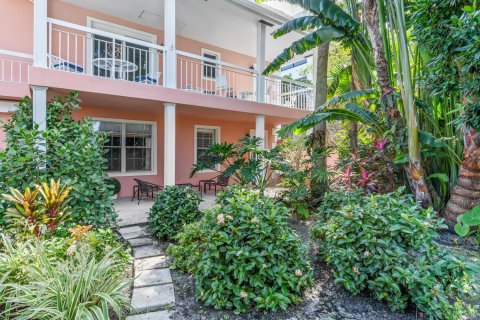 Condo in Palm Beach, Florida, 1 bedroom  № 2184931 - photo 20
