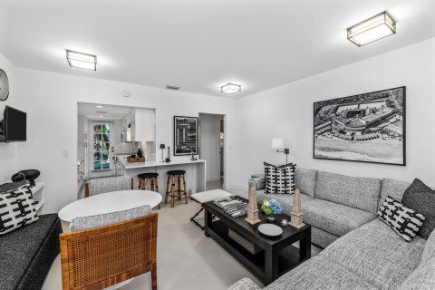 Condo in Palm Beach, Florida, 1 bedroom  № 2184931 - photo 7