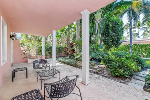 Condo in Palm Beach, Florida, 1 bedroom  № 2184931 - photo 16
