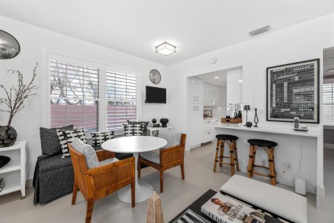 Condo in Palm Beach, Florida, 1 bedroom  № 2184931 - photo 9