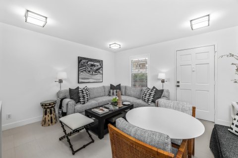 Condo in Palm Beach, Florida, 1 bedroom  № 2184931 - photo 6