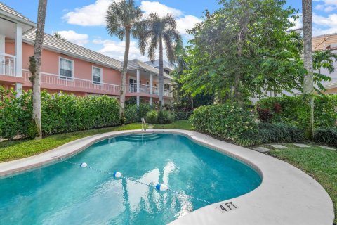 Condo in Palm Beach, Florida, 1 bedroom  № 2184931 - photo 19