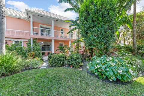 Condo in Palm Beach, Florida, 1 bedroom  № 2184931 - photo 17