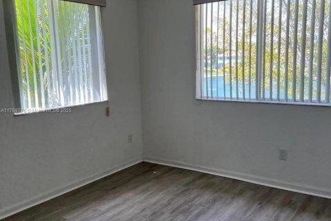 Touwnhouse à vendre à Homestead, Floride: 3 chambres, 132.2 m2 № 1691734 - photo 13