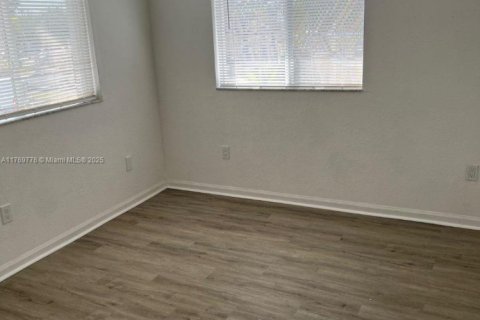 Touwnhouse à vendre à Homestead, Floride: 3 chambres, 132.2 m2 № 1691734 - photo 9