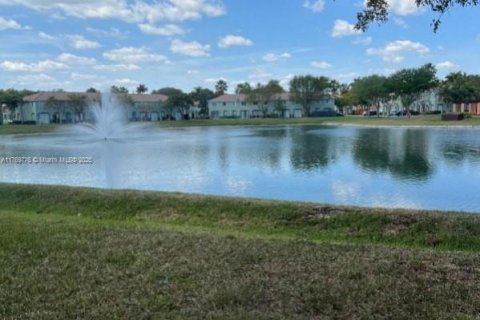 Touwnhouse à vendre à Homestead, Floride: 3 chambres, 132.2 m2 № 1691734 - photo 2