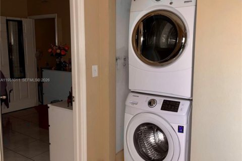 Купить кондоминиум в Хайалиа, Флорида 3 спальни, 110.18м2, № 2054365 - фото 6