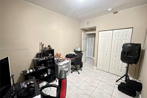 Купить кондоминиум в Хайалиа, Флорида 3 спальни, 110.18м2, № 2054365 - фото 5