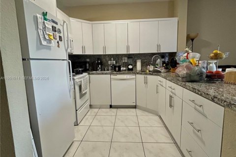 Купить кондоминиум в Хайалиа, Флорида 3 спальни, 110.18м2, № 2054365 - фото 9